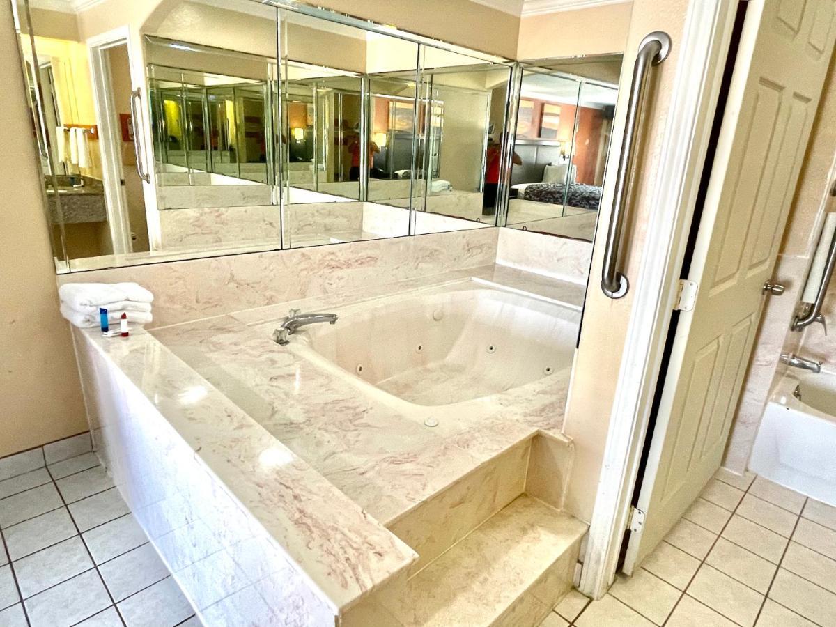 Luxury Inn Liberty ภายนอก รูปภาพ
