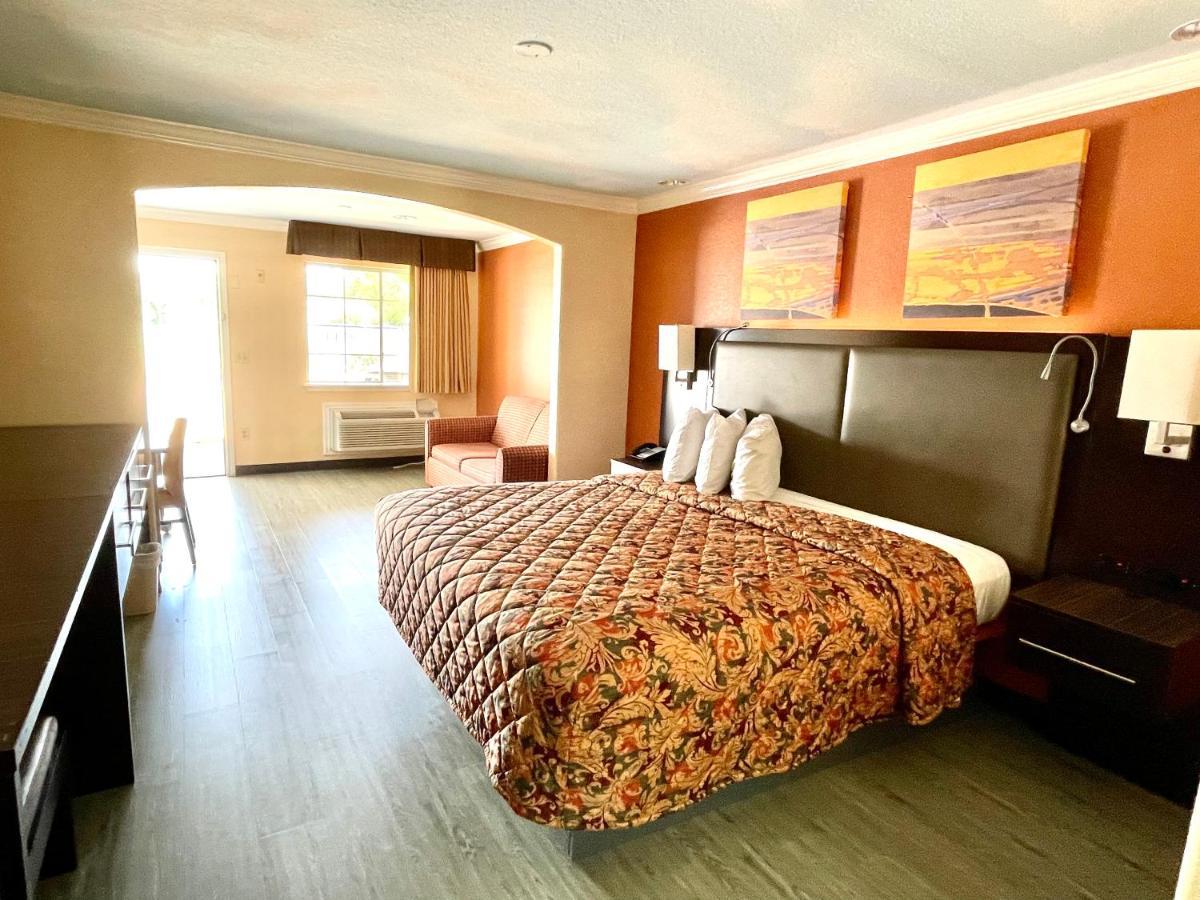 Luxury Inn Liberty ภายนอก รูปภาพ